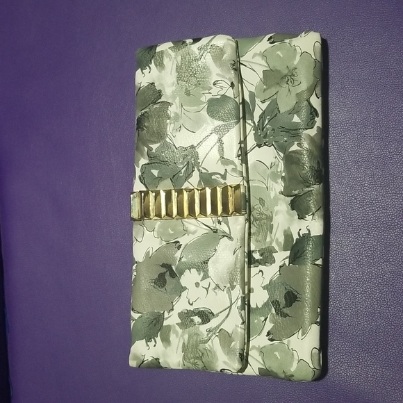 FLORAL CLUTCH PURSE - Picture 6 of 7